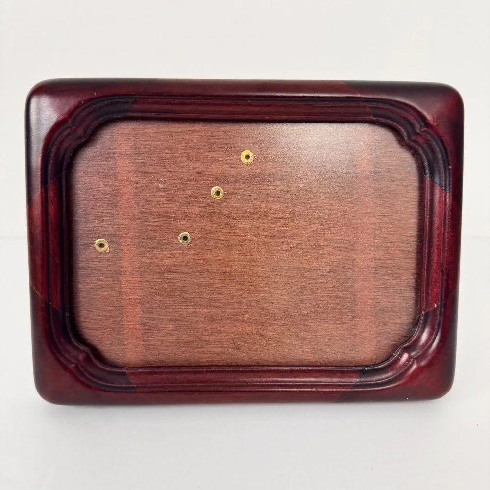 VTG Wood Picture Frame 5x7 Mahogany Brown Scalloped Tabletop Wall Decor